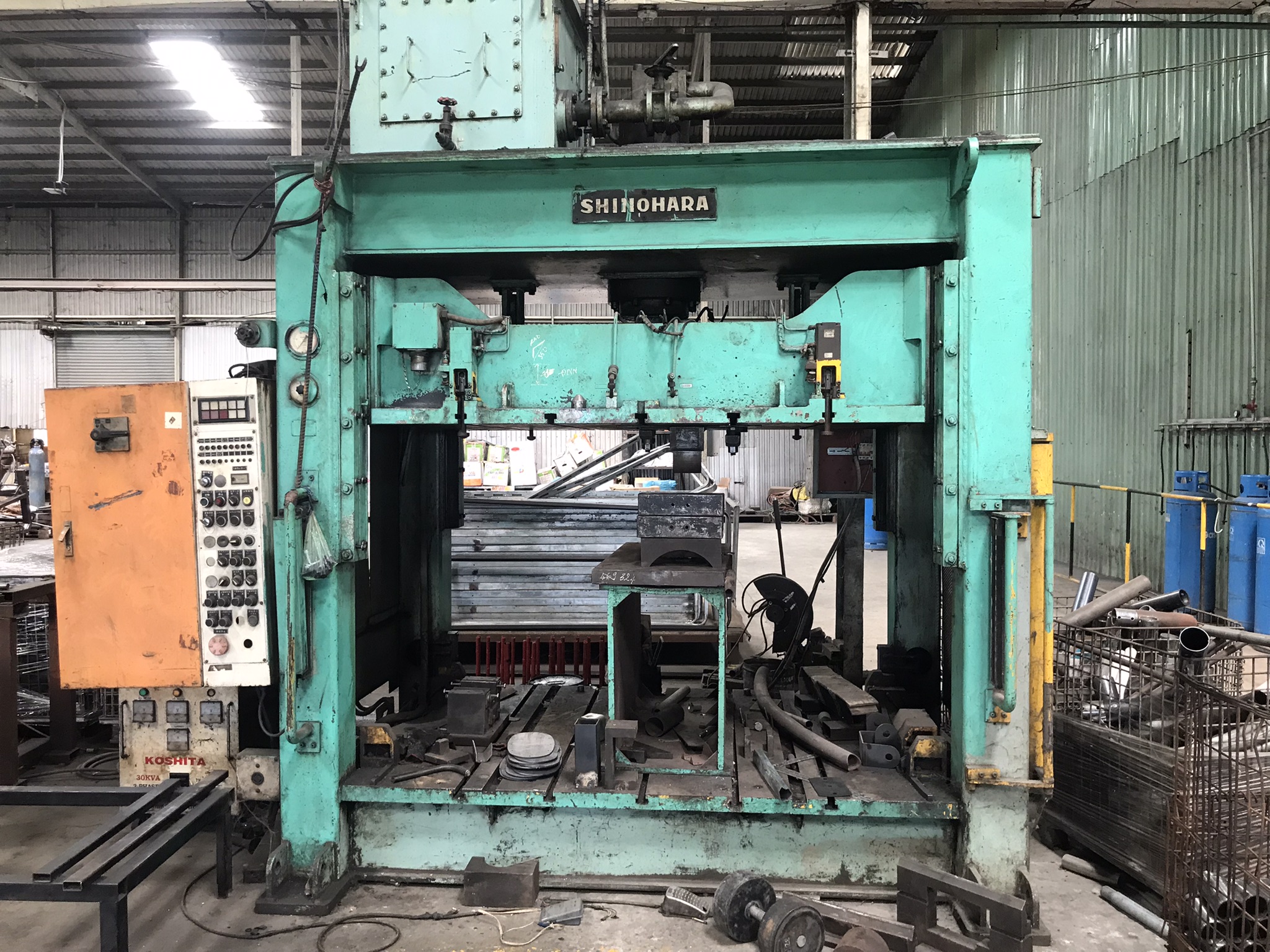 Hydraulic presing machine